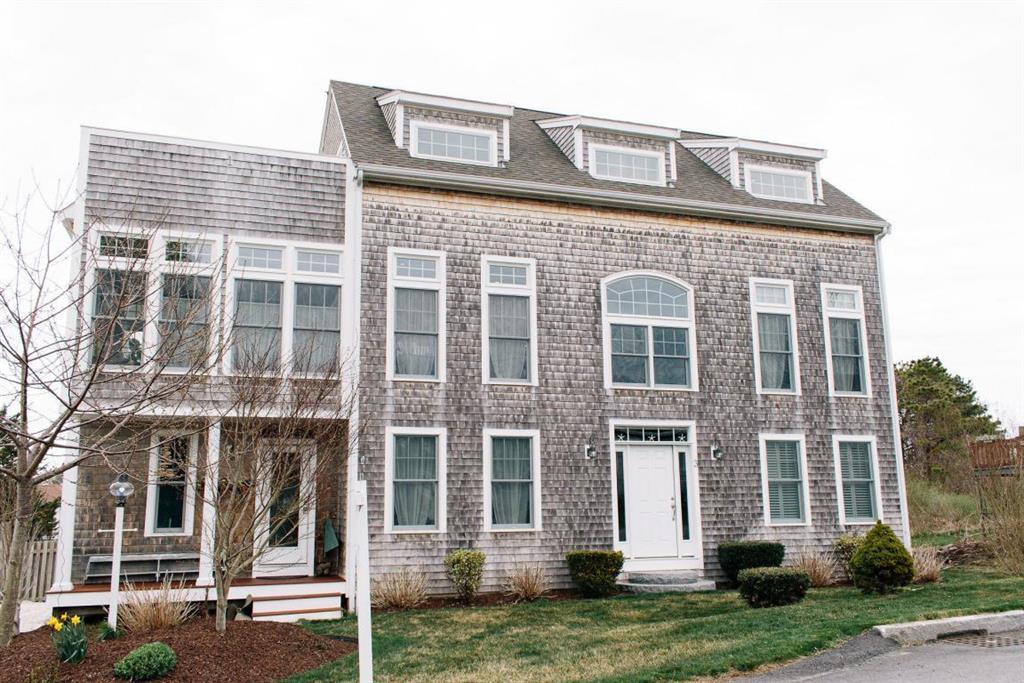 3 Dillingham Ave - Photo 1