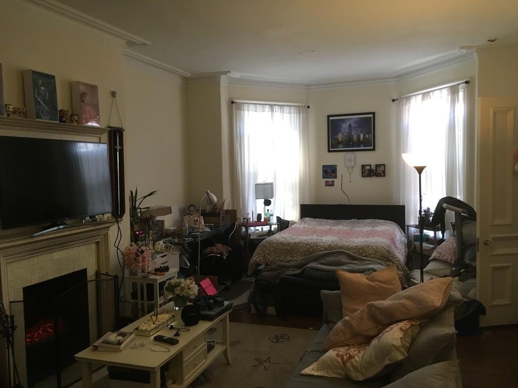 341 Commonwealth Ave - Photo 1