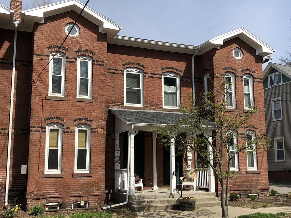 20 Graves Ave - Photo 1