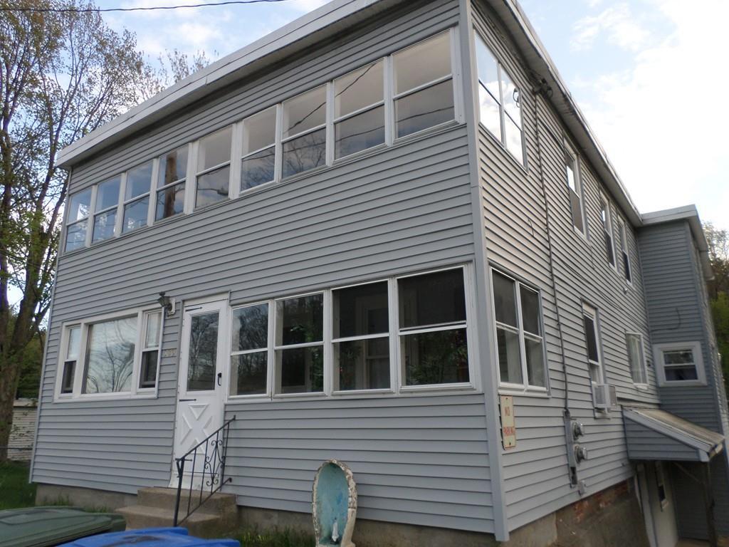 389 Mechanic St - Photo 1