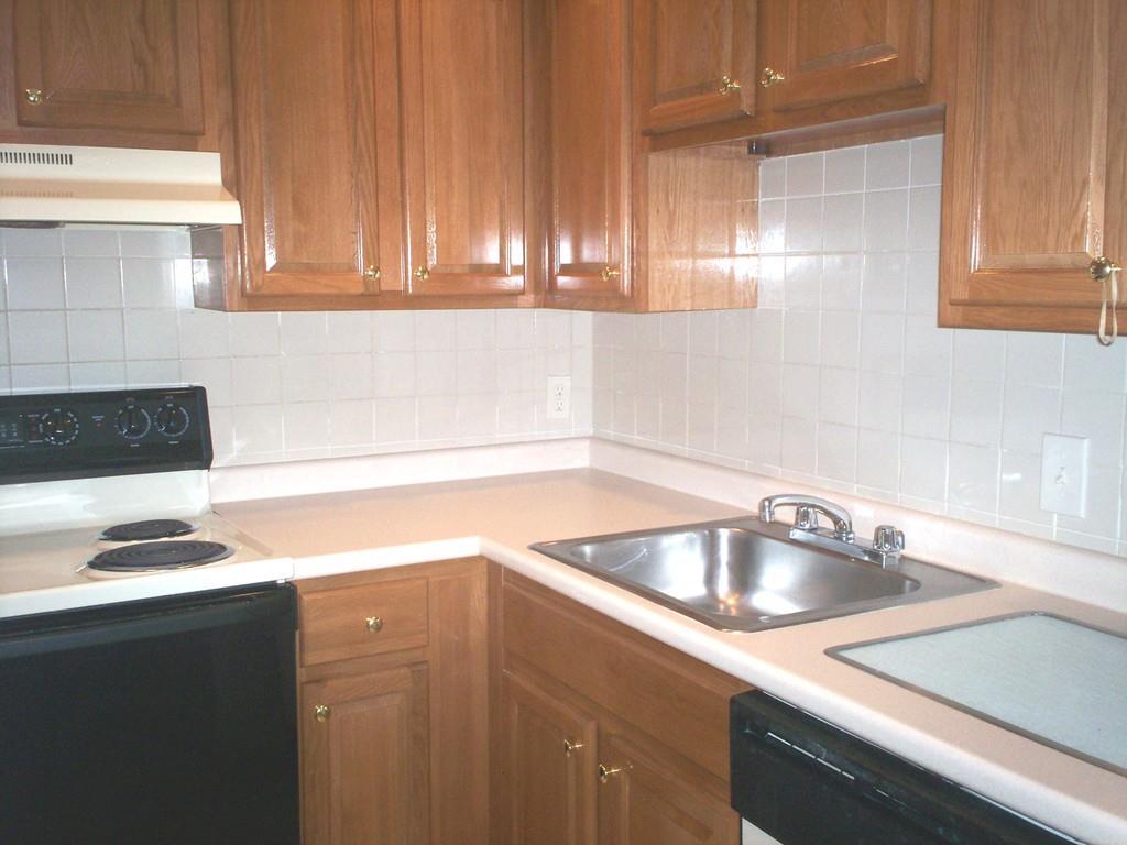 2300 Commonwealth Ave. - Photo 1