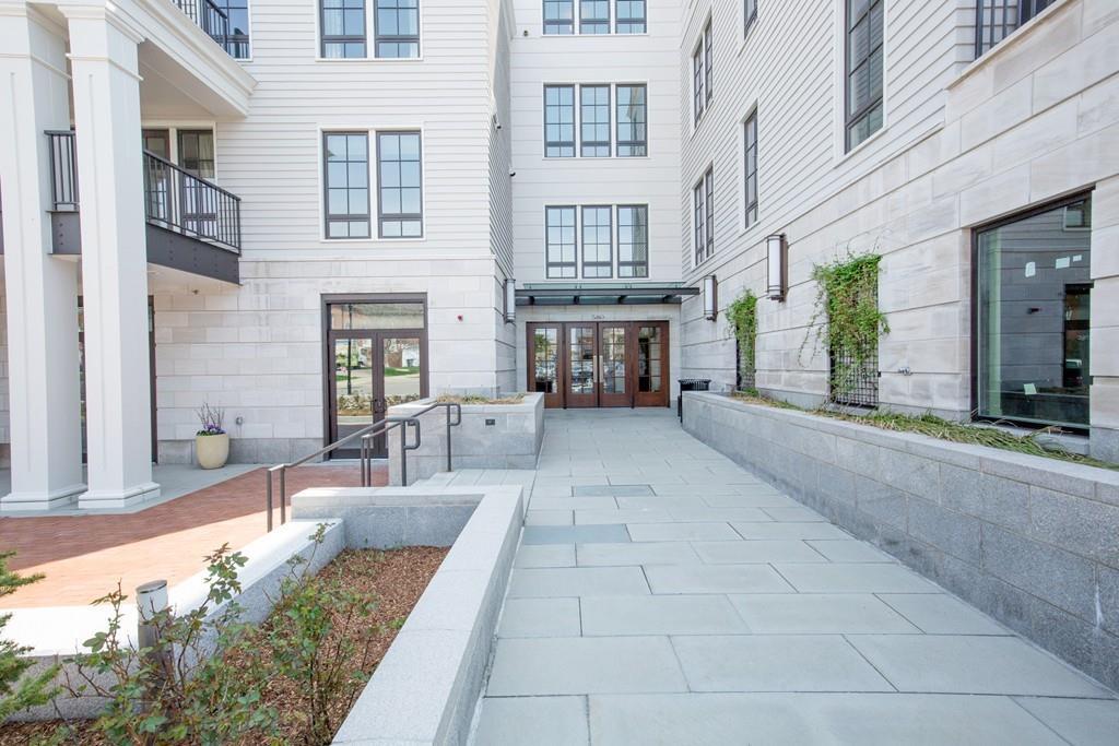 580 Washington - Photo 1
