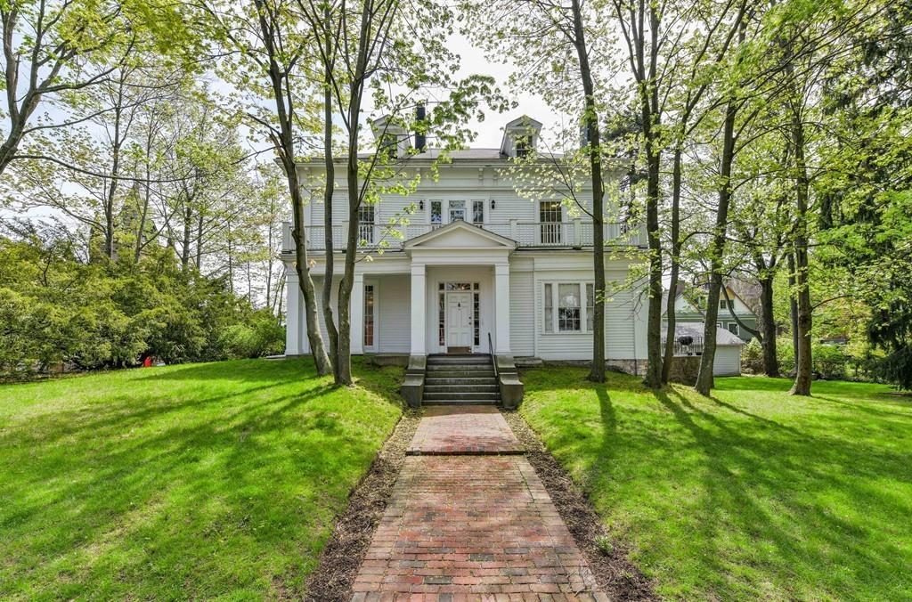 10 Roanoke Avenue - Photo 1