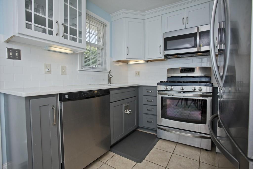 121 Corey Colonial - Photo 1