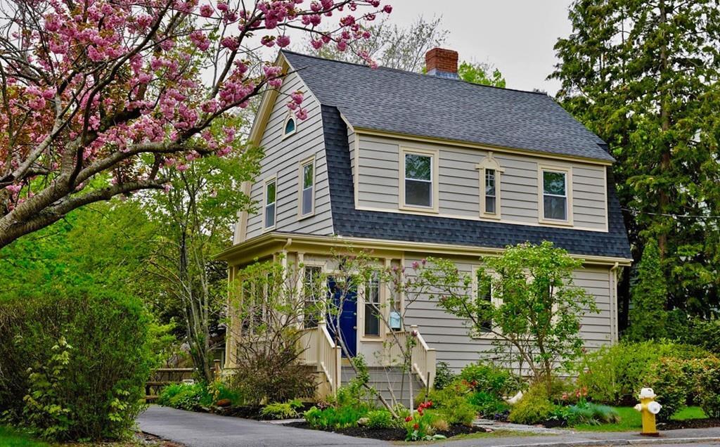 19 Rockaway Ave - Photo 1