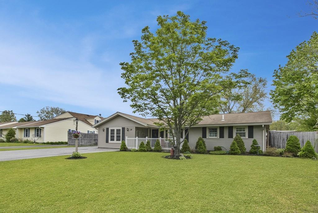37 Sherwood Ave - Photo 1