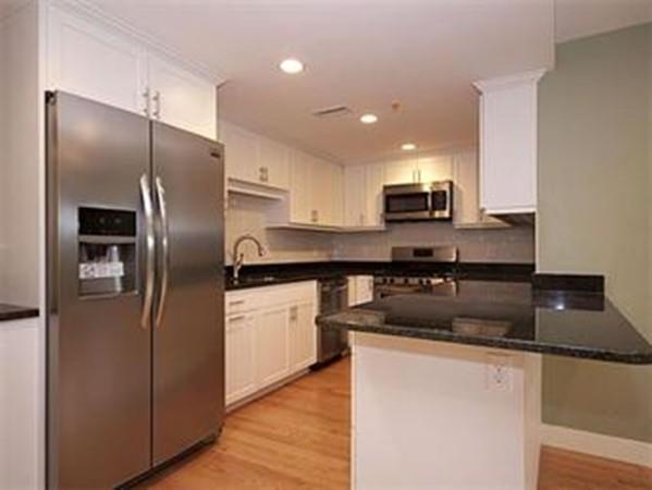 2025 Commonwealth Ave - Photo 1