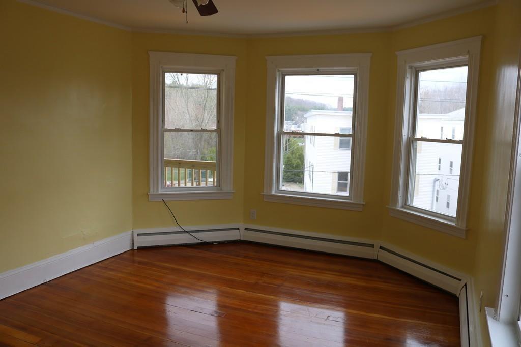 121 Charlton St - Photo 1