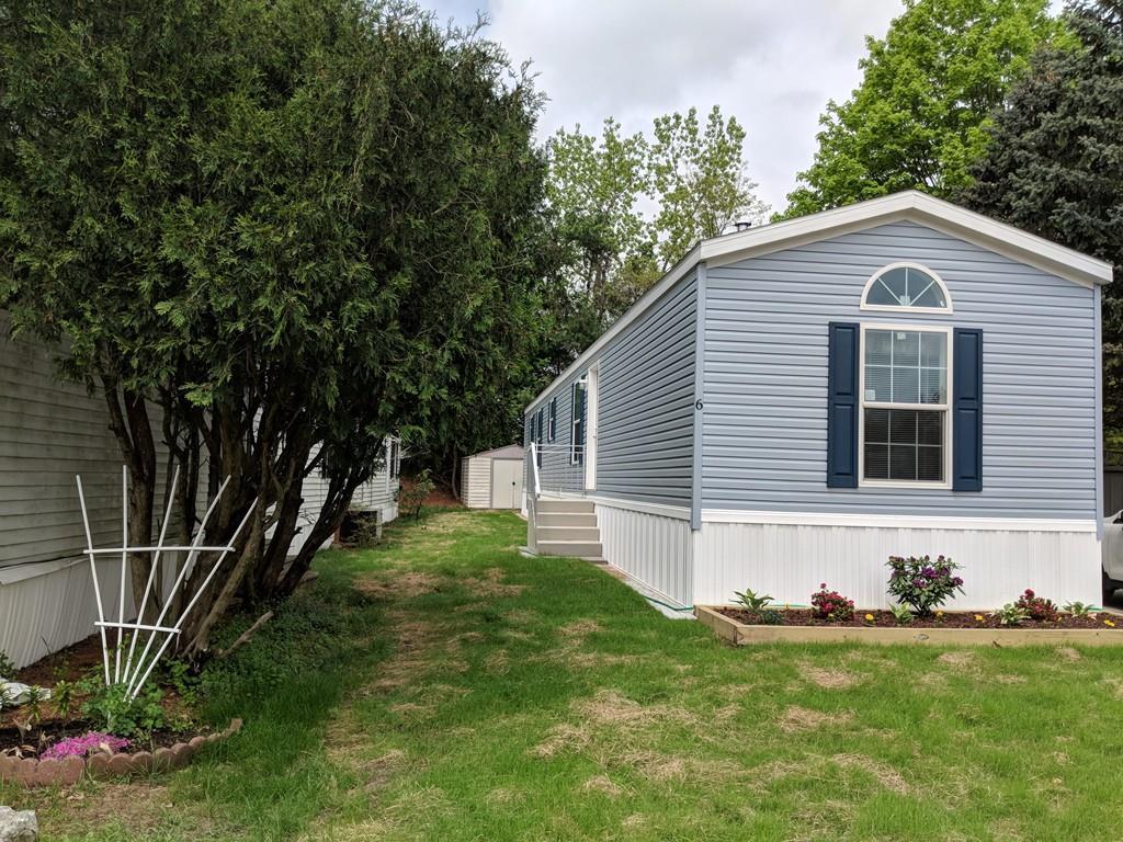 735 Memorial Drive - Photo 1