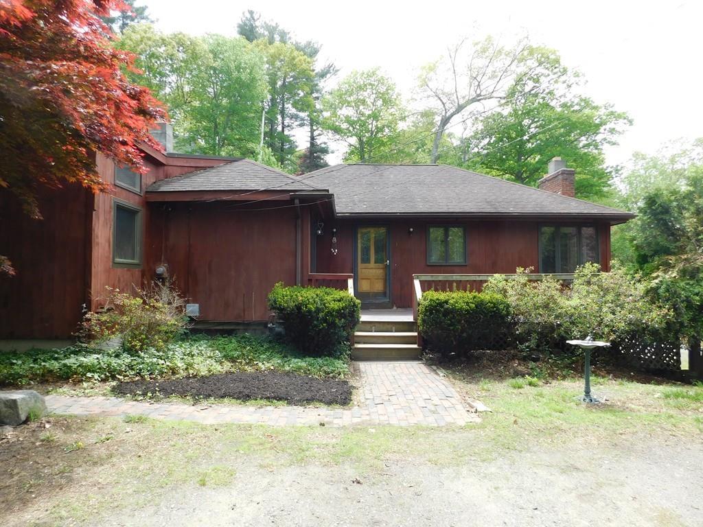 1 Howe Ln - Photo 1
