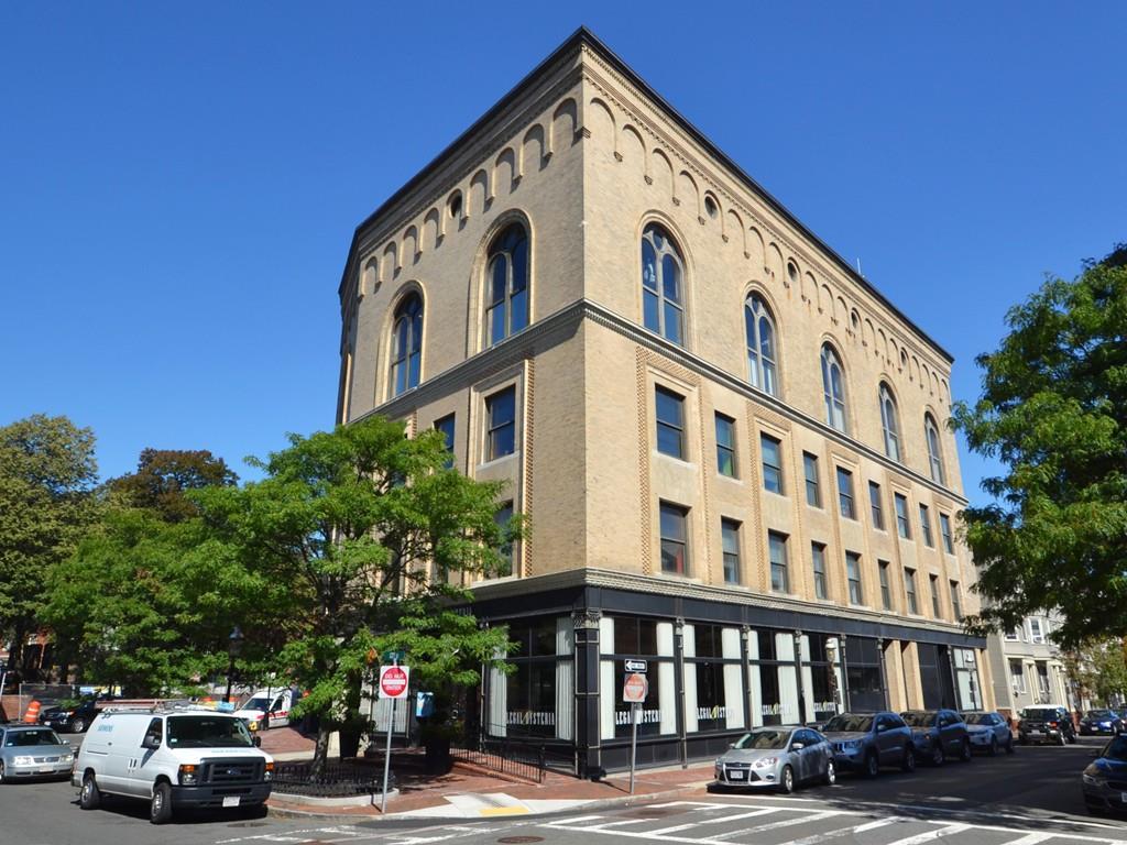 10 City Square - Photo 1