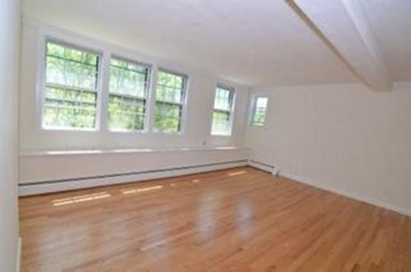 58 Melrose St - Photo 1