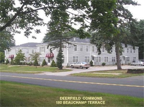 180 Beauchamp Ter - Photo 1