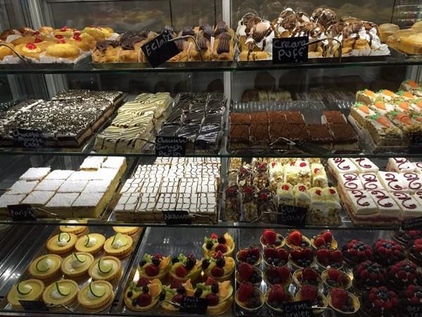 0 Successful Bakery - Photo 1