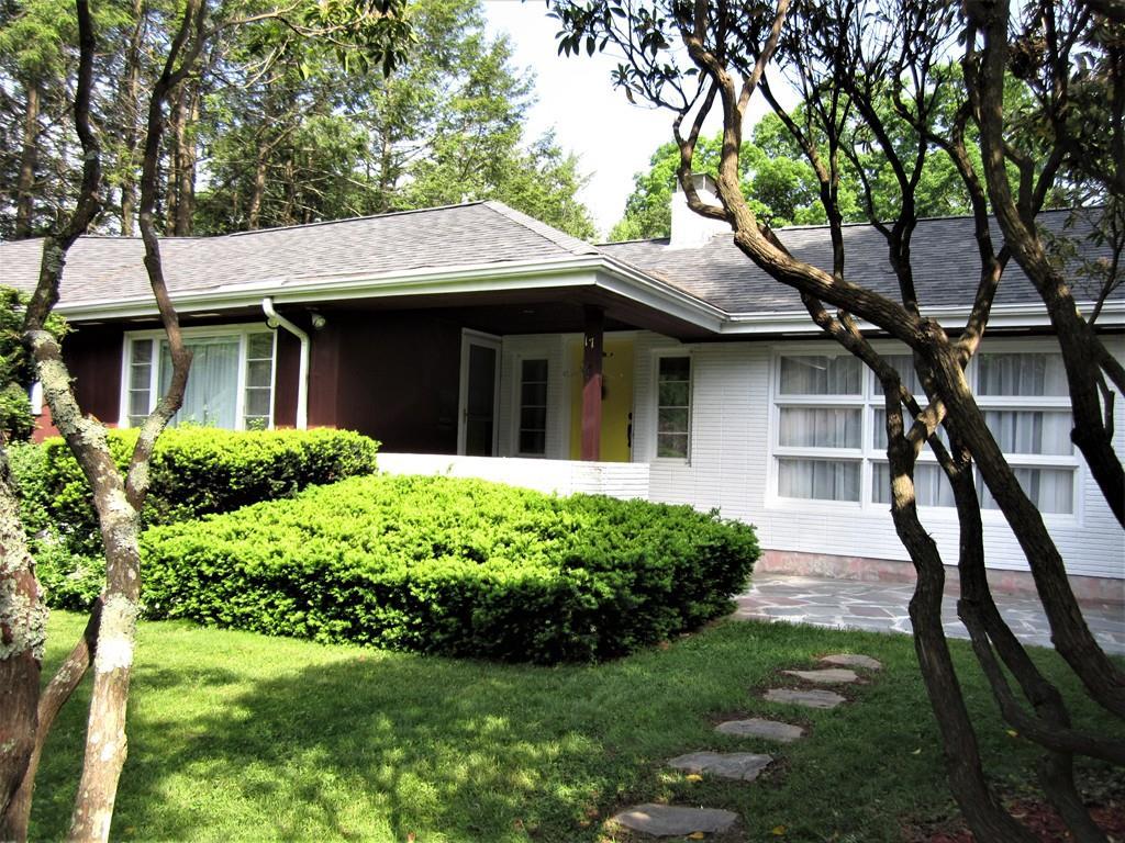 17 Brentwood Drive - Photo 1