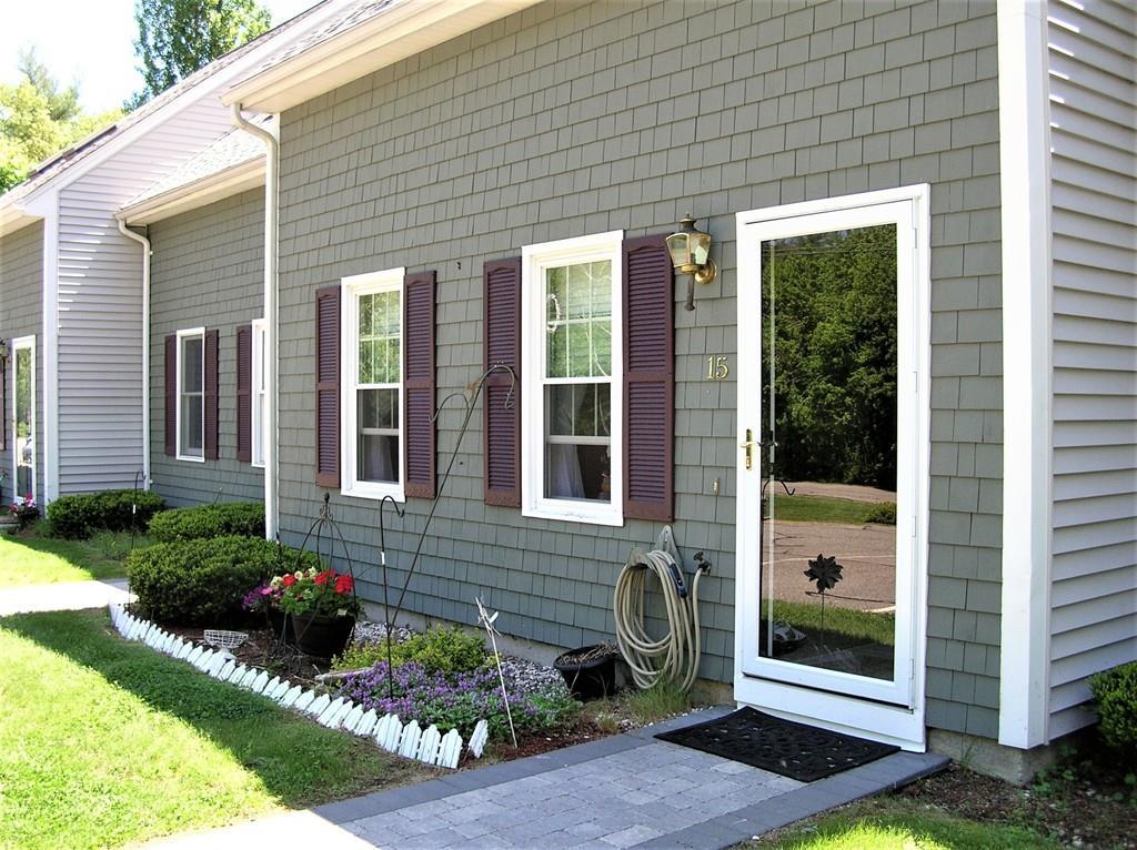 15 Tanglewood Dr - Photo 1