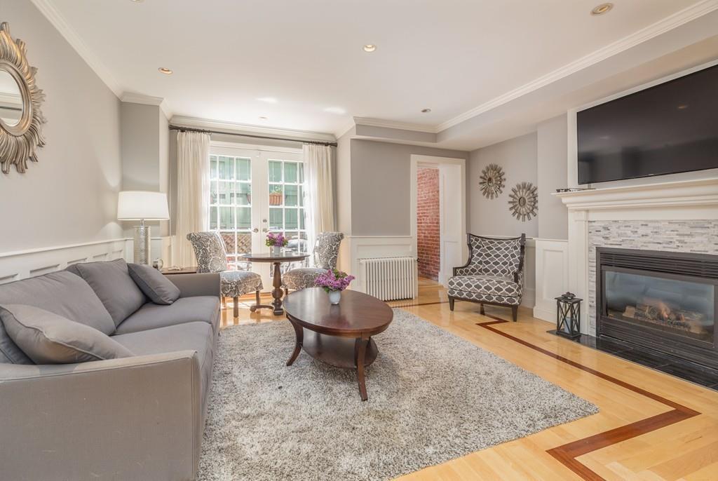 411 Beacon St - Photo 1