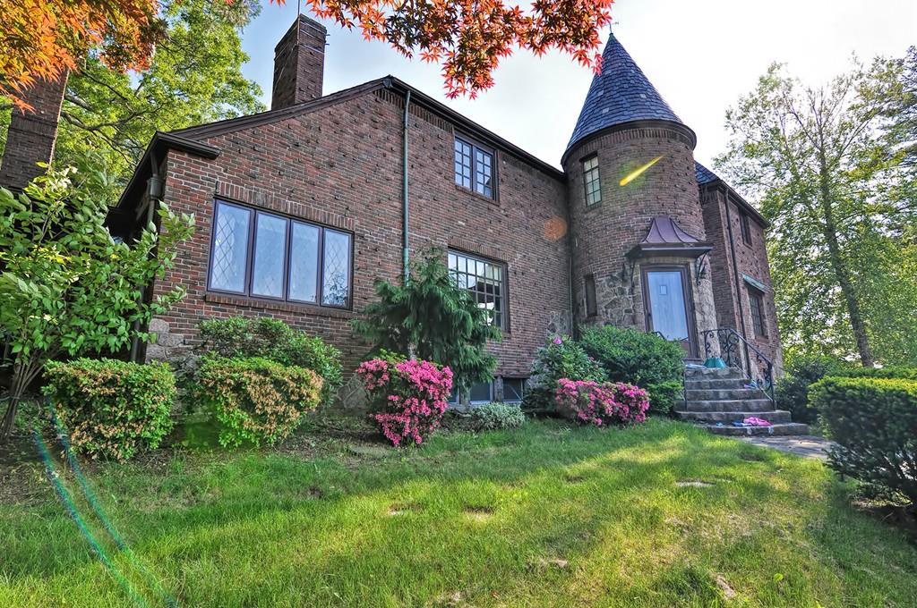416 Adams St - Photo 1