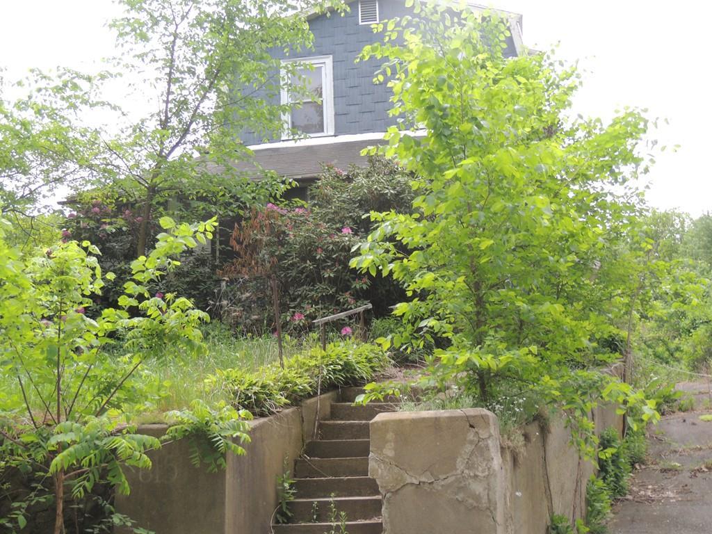 621 Chesnut St - Photo 1