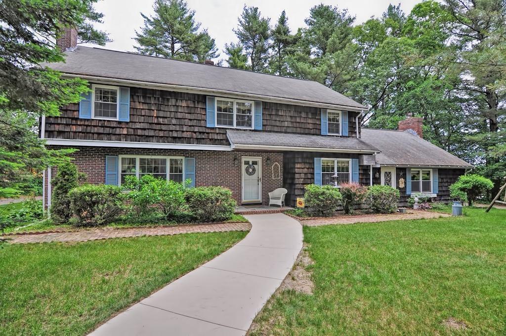 8 Sharon Ave - Photo 1