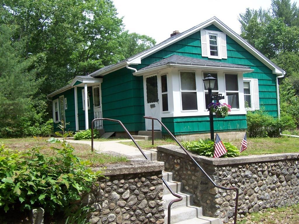 131 W Chestnut St - Photo 1