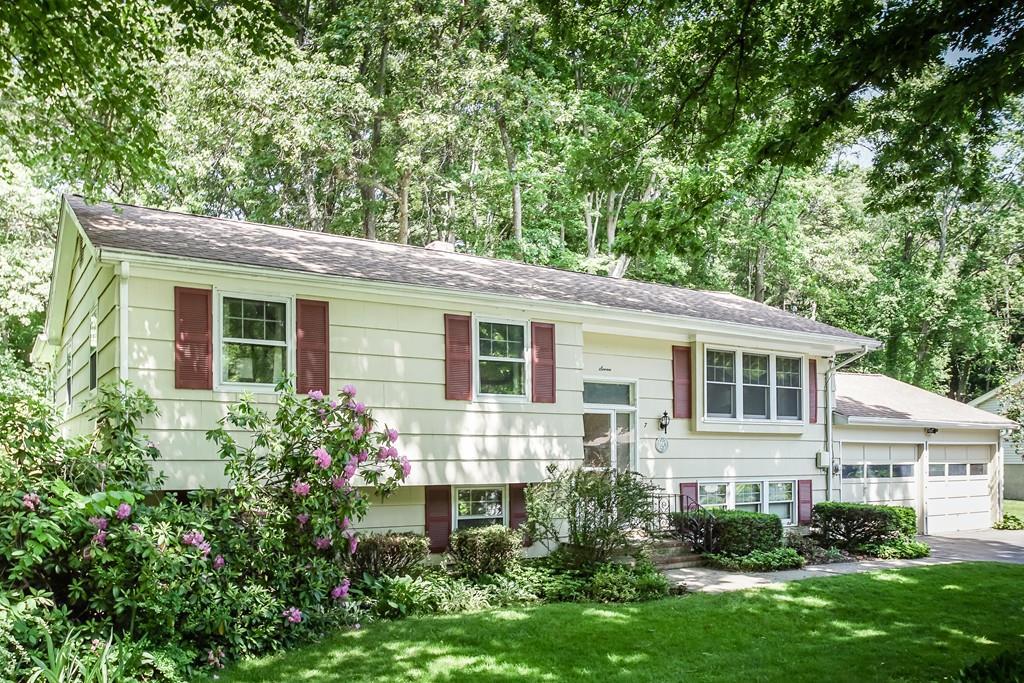 7 Dartmouth Rd - Photo 1