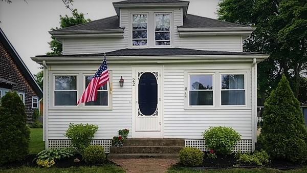 22 Great Neck Rd - Photo 1