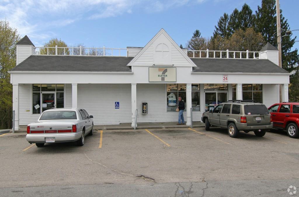 125 Center St - Photo 1