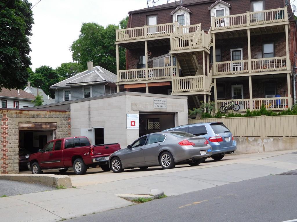 9 Newton St - Photo 1