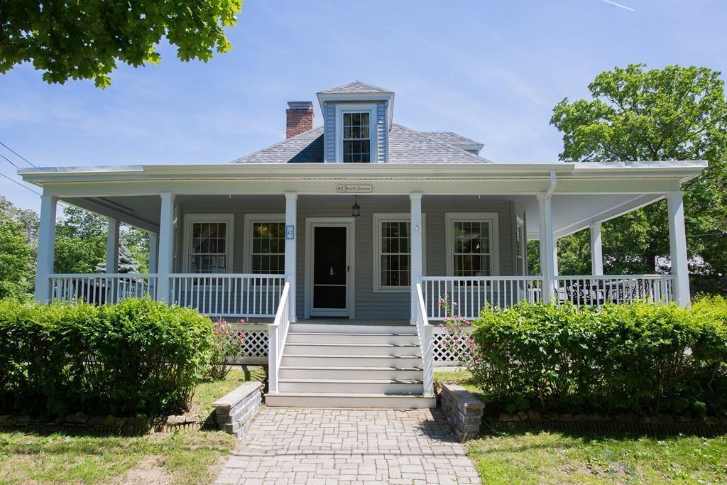 42 Hewitt Ave - Photo 1
