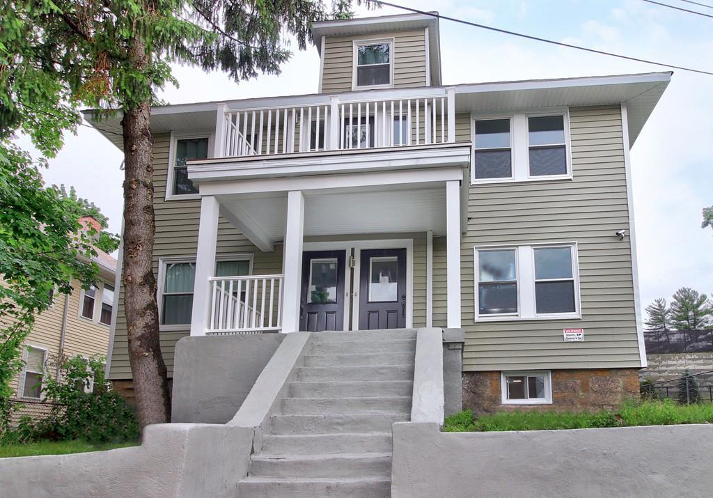 20 Hazelwood - Photo 1
