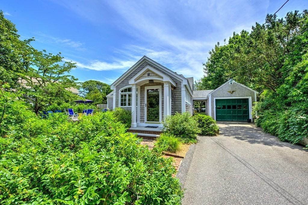33 Bay Ln - Photo 1