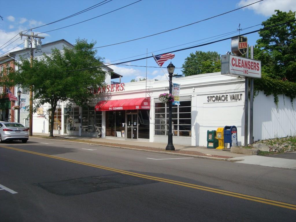 135 N Washington St - Photo 1