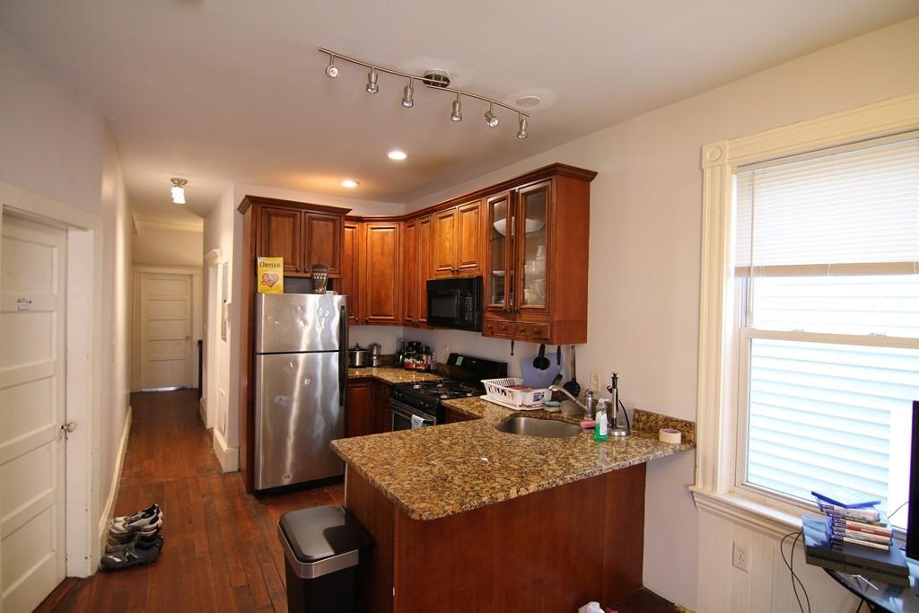 737 Parker - Photo 1