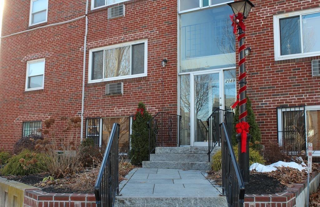2089 Dorchester Ave - Photo 1
