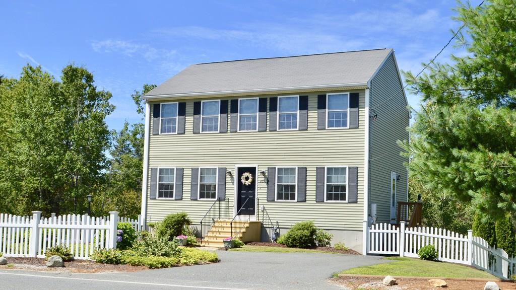 209 Elm St - Photo 1