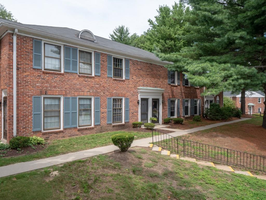 24 Yorktown Dr - Photo 1
