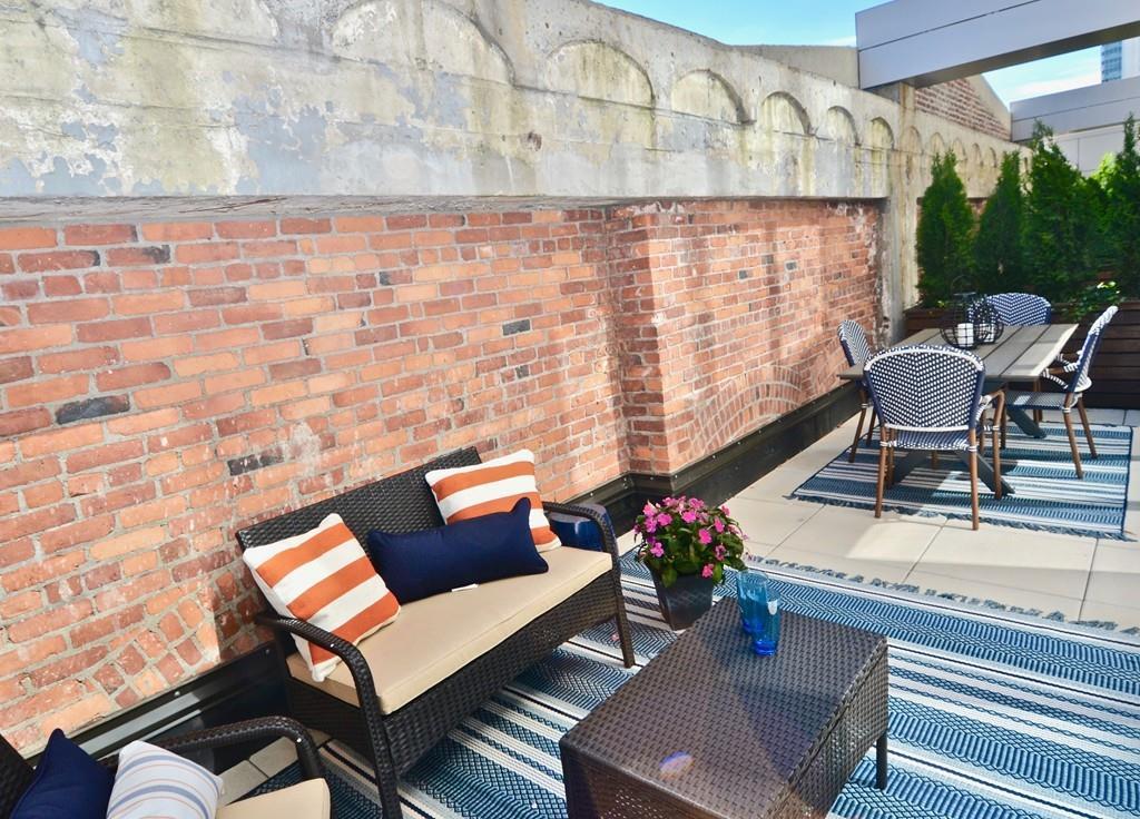 121 Portland Street - Photo 1