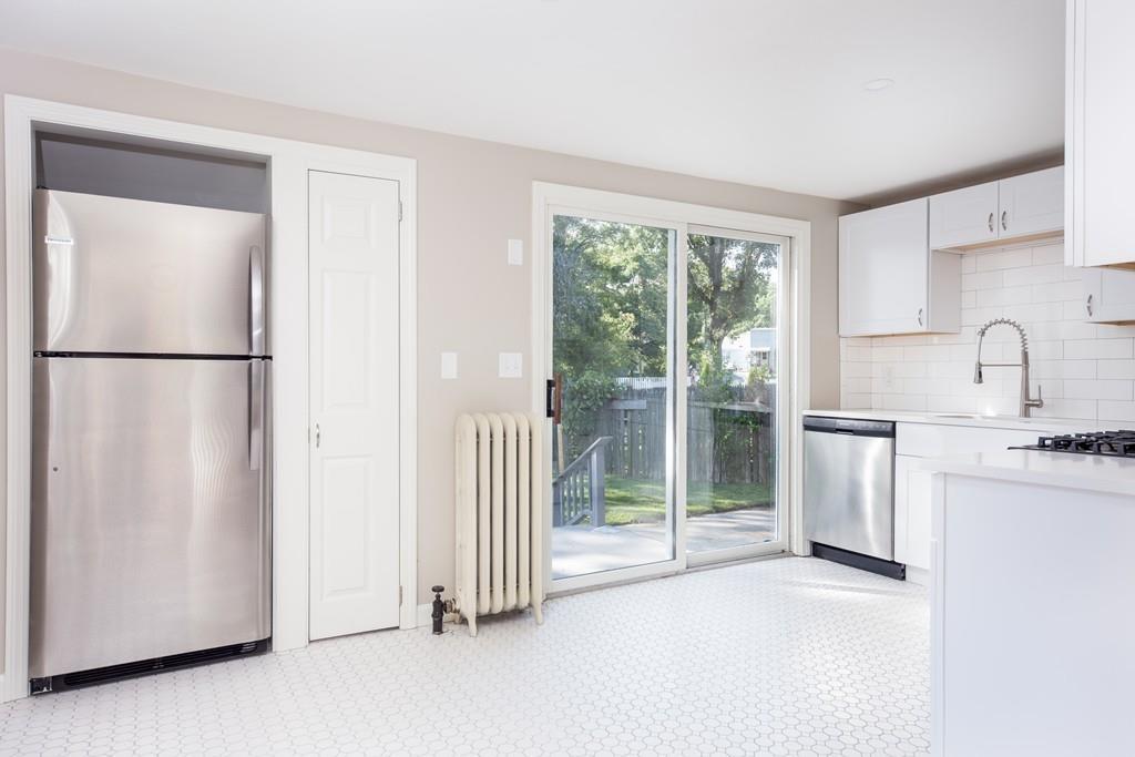 48 Donna St - Photo 1