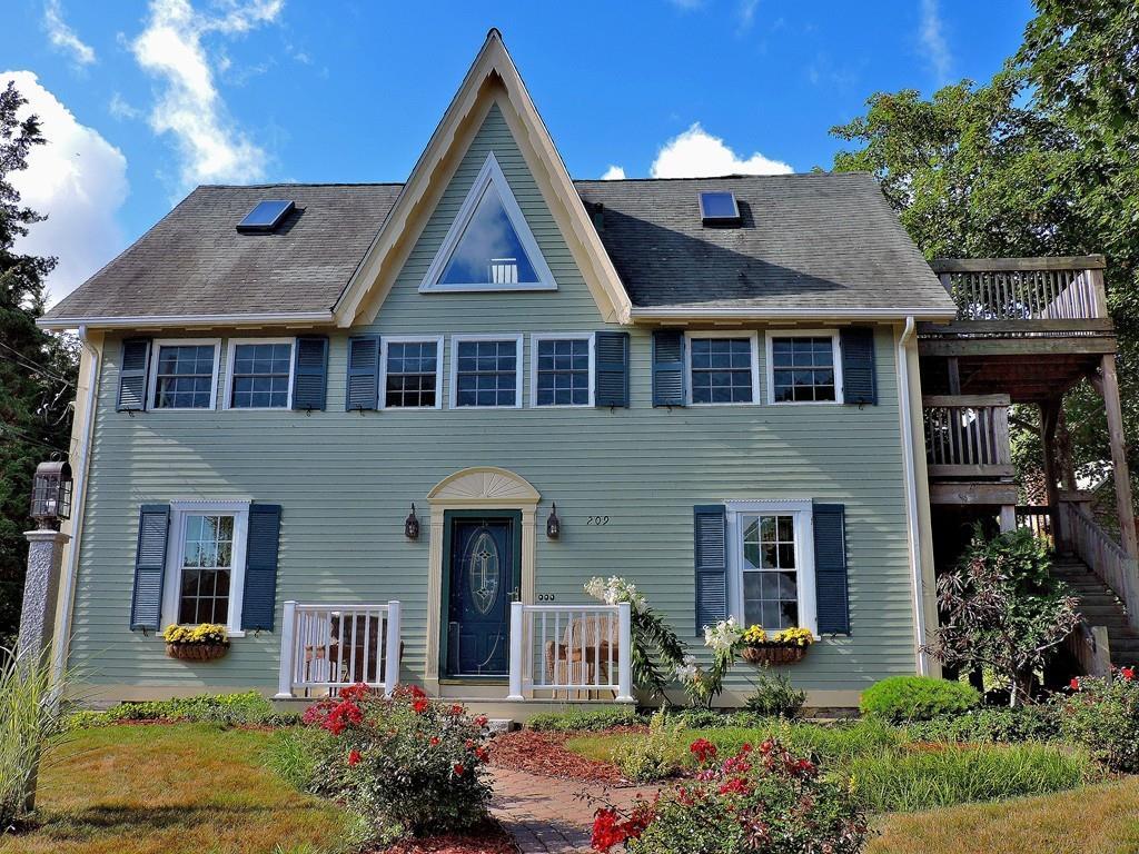 209 Sandwich Street - Photo 1
