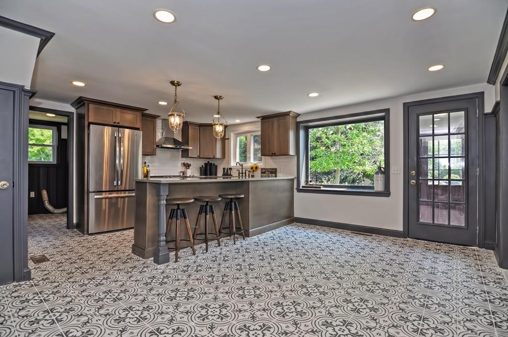 349 Market St - Photo 1