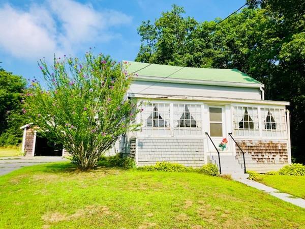 222 Forest St - Photo 1