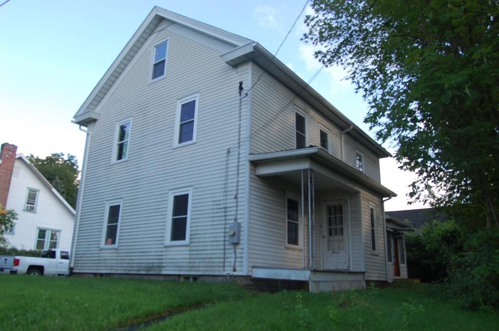 3 Ross Ave, - Photo 1
