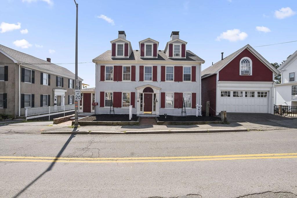 48 Central St - Photo 1