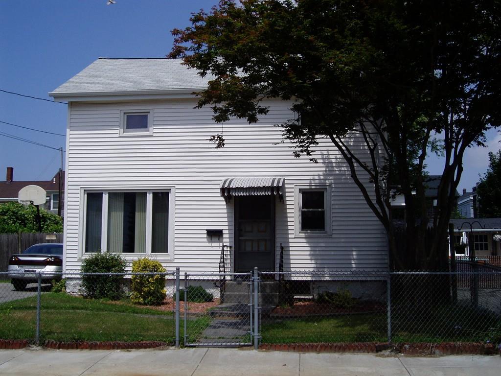 204 Hamlet St - Photo 1