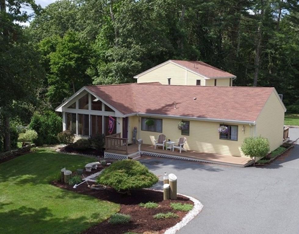 1495 Sassaquin Avenue - Photo 1