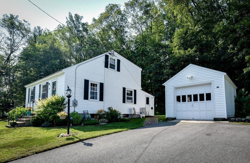 20 Elmwood Dr - Photo 1