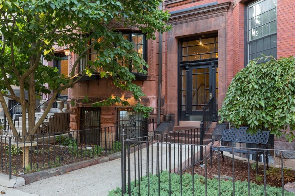 456 Beacon St - Photo 1