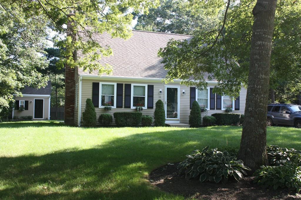 15 Chatham Ln - Photo 1