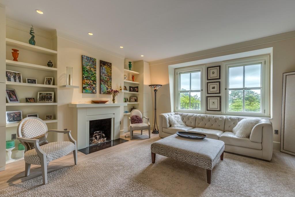 33 Brimmer St - Photo 1
